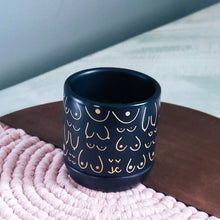 Load image into Gallery viewer, Matte Black + Tan Planter